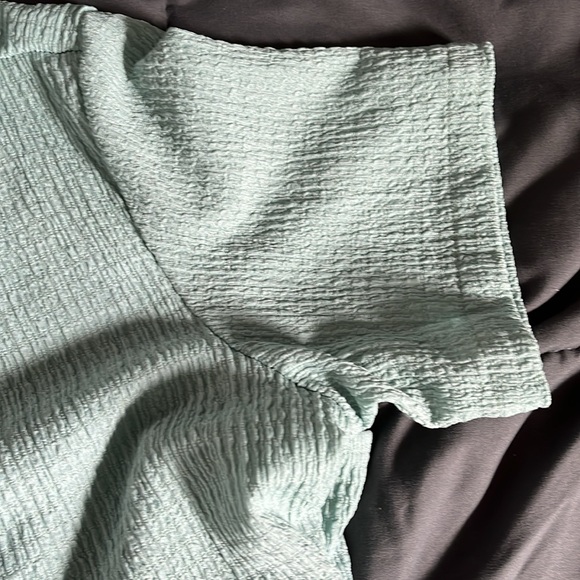 Manfinity short sleeve textured button up - Picture 2 of 5